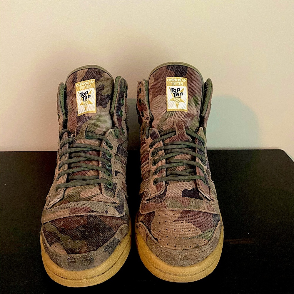 Adidas Originals Top Ten Camo Size: 6.5M 8.5W